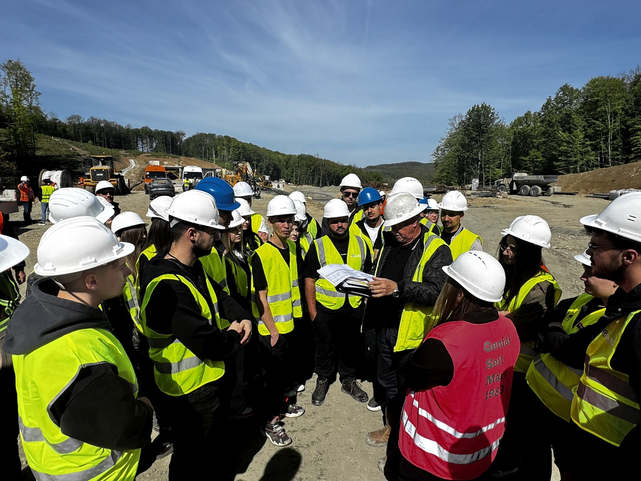 680647799_1269711175250440_8160879665253295036_n