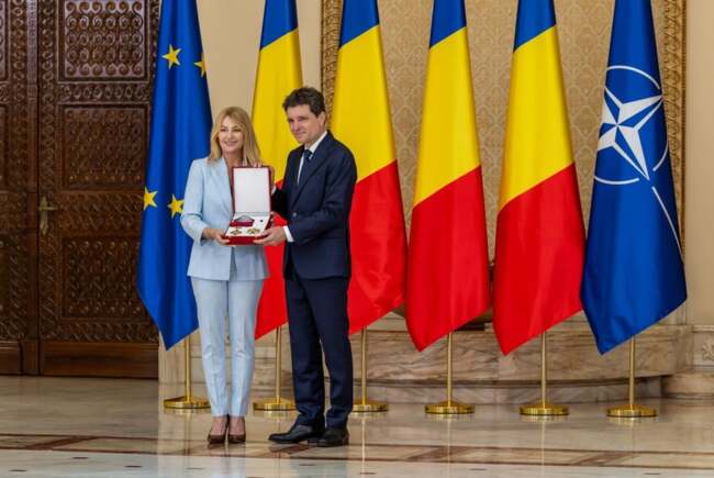 Poza pentru articolul VIDEO. Nadia Comăneci, decorată la 50 de ani de la primul 10 perfect din istoria olimpică