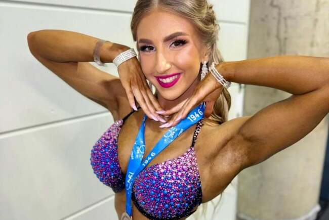 Poza pentru articolul Timișoara, pe podium european. Medalie de bronz la Campionatul European de Culturism și Fitness pentru sportiva Mădălina Stanca