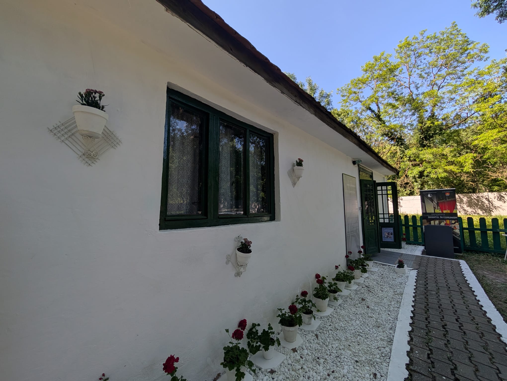 expo comunism casa comunista muzeul satului (17)