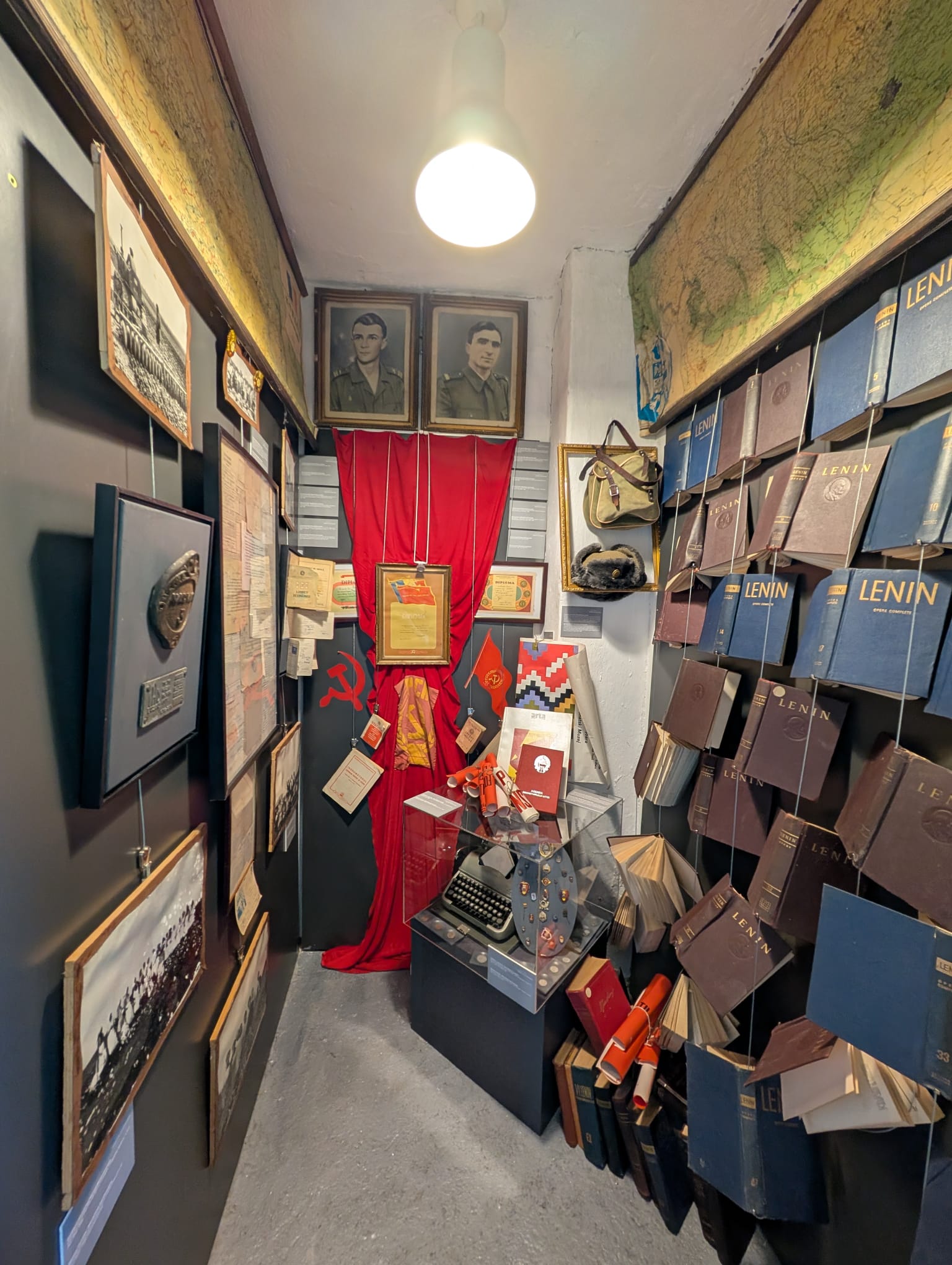 expo comunism casa comunista muzeul satului (27)