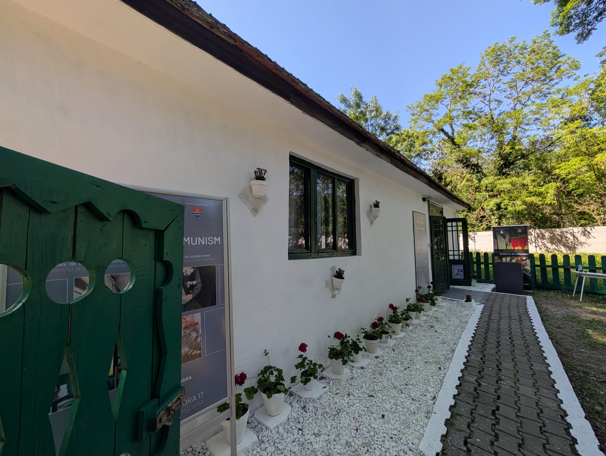expo comunism casa comunista muzeul satului (31)