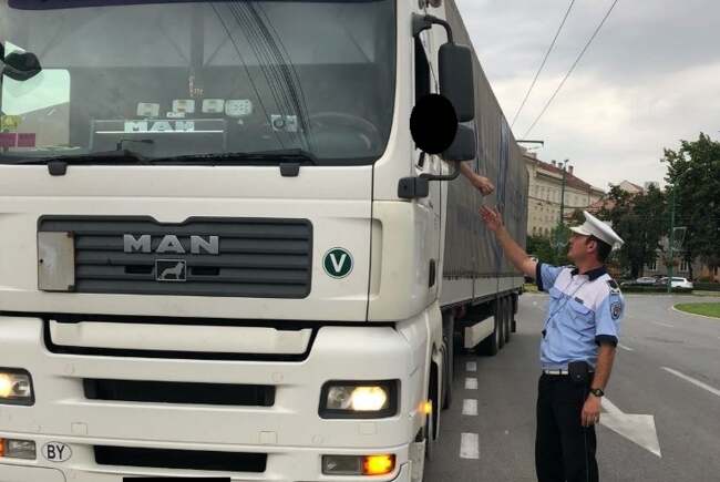 Poza pentru articolul Amenzi de aproape 200.000 de lei pentru șoferii de camioane care ignoră restricțiile din Timișoara