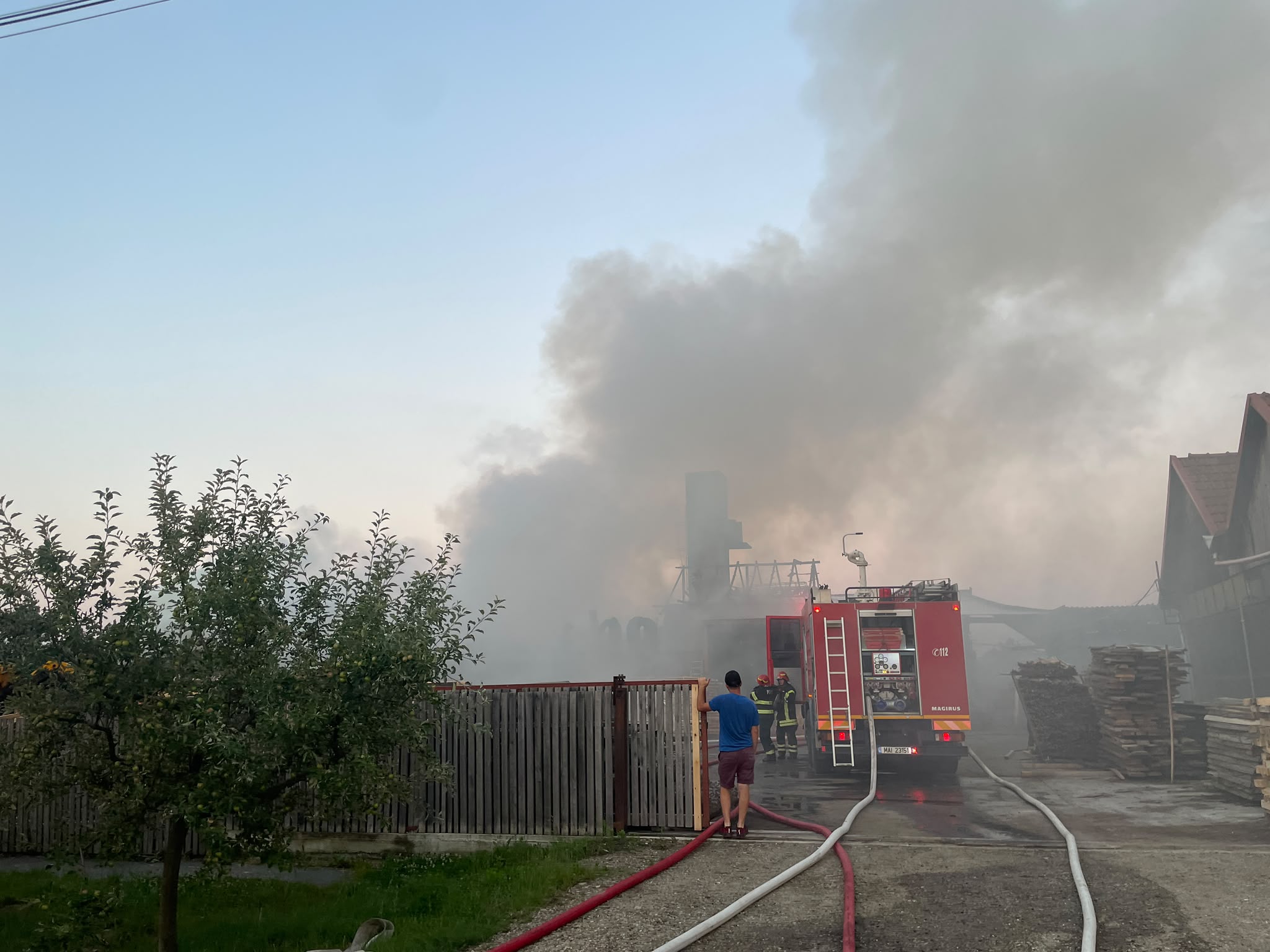incendiu hala darova pompieri