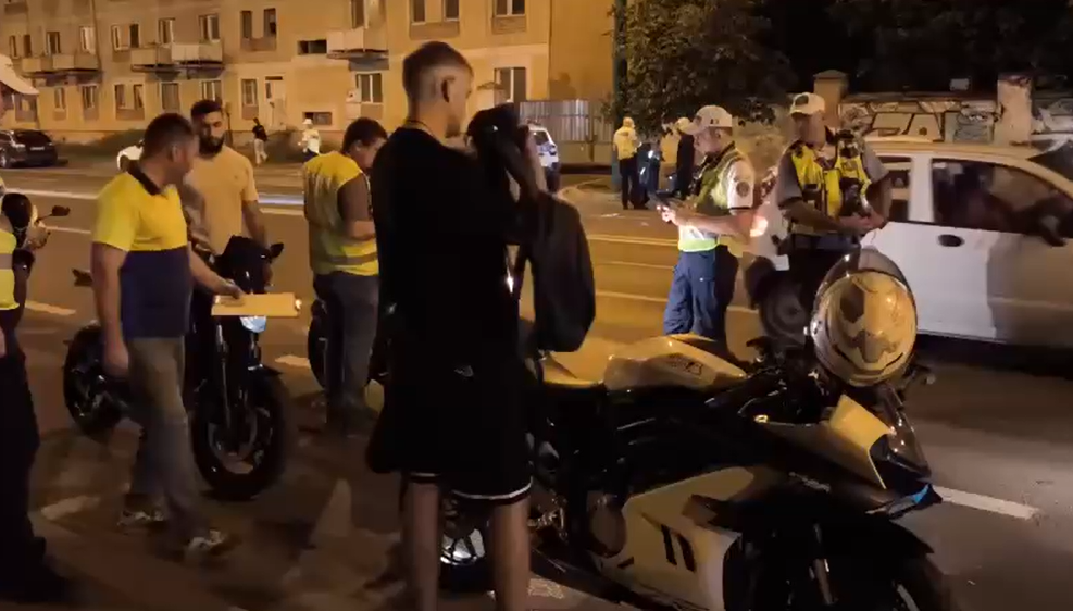 VIDEO. Amenzi, permise reținute și motociclete verificate într-o razie nocturnă în Timișoara
