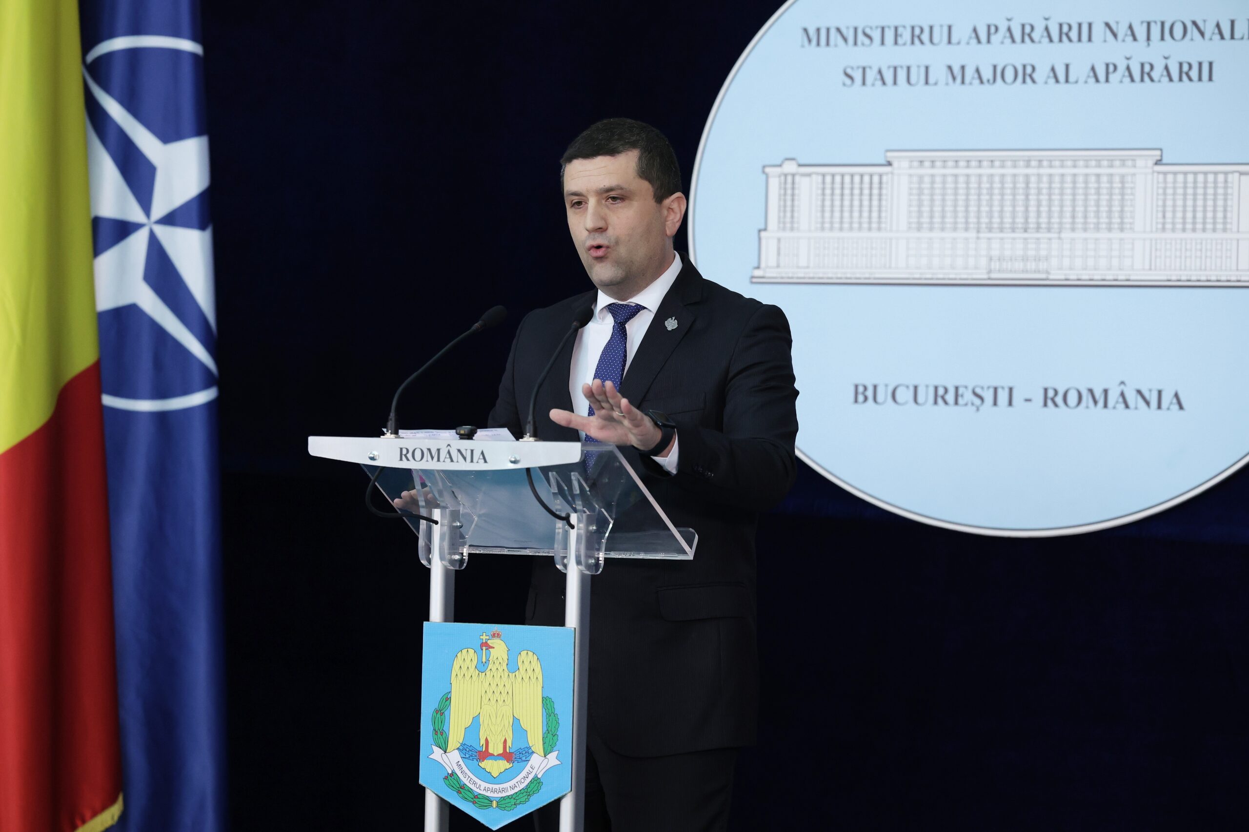 Ministrul Radu Miruță a semnat contractele pentru cele 12 elicoptere și 12 radare prin programul SAFE. Livrările încep anul viitor