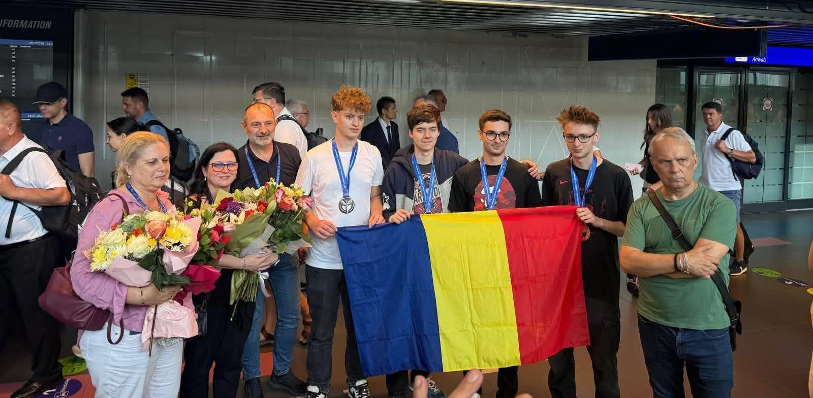 Patru medalii pentru România la Olimpiada Internațională de Chimie. Un profesor de la UVT, în echipa care a pregătit lotul