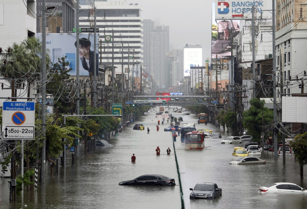 Bangkok declares all districts flood disaster zones