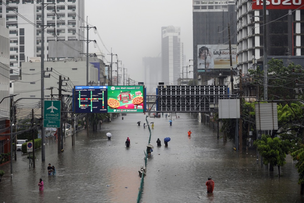 Bangkok declares all districts flood disaster zones