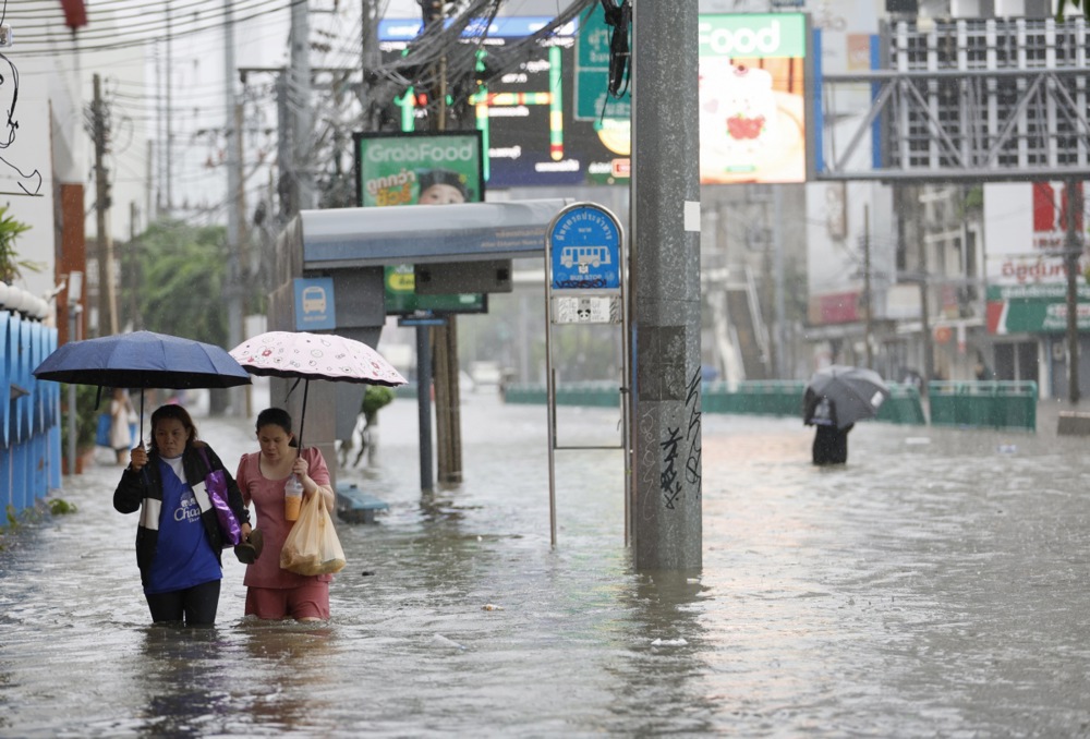 Bangkok declares all districts flood disaster zones