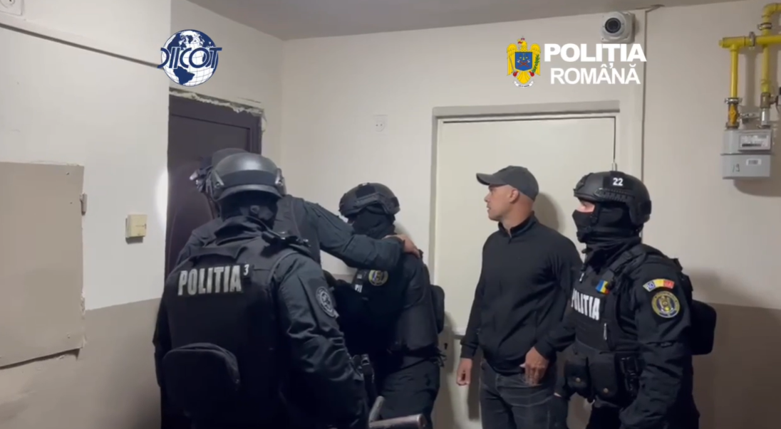VIDEO. Petreceri cu droguri în Arad, cu minori printre suspecți. Zeci de percheziții și persoane duse la audieri